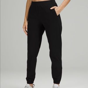 Lululemon adapted state high rise jogger. Size 8